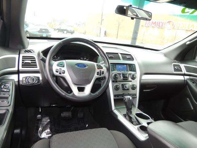Ford Explorer 2014 photo 10